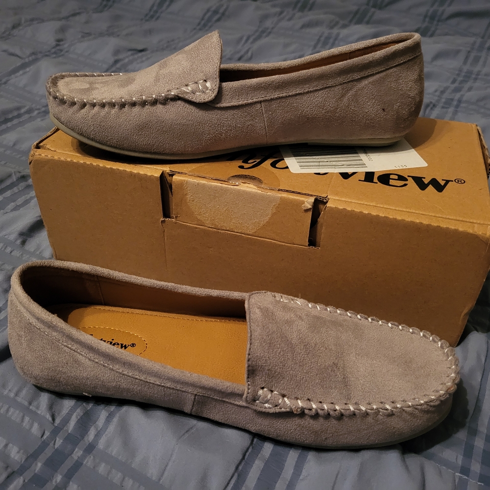 WIDE, Gray Loafers